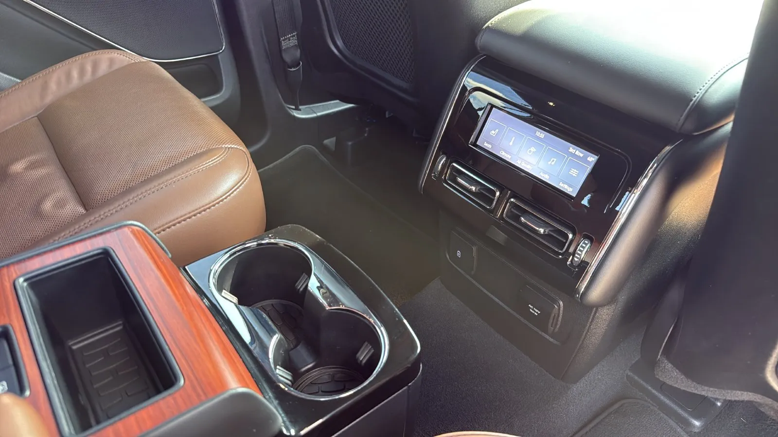 Lincoln Aviator photo 25
