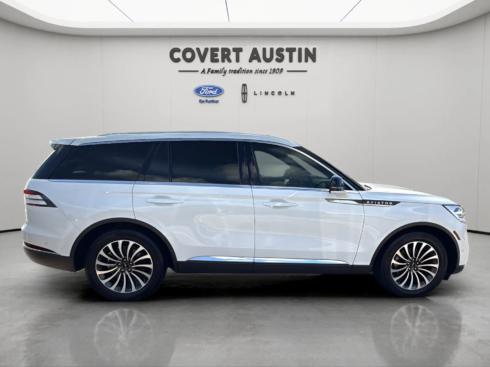 Lincoln Aviator photo 6