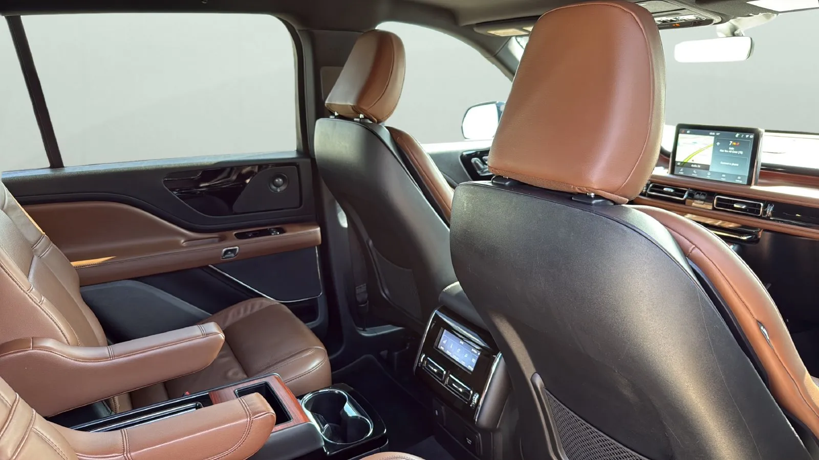Lincoln Aviator photo 26