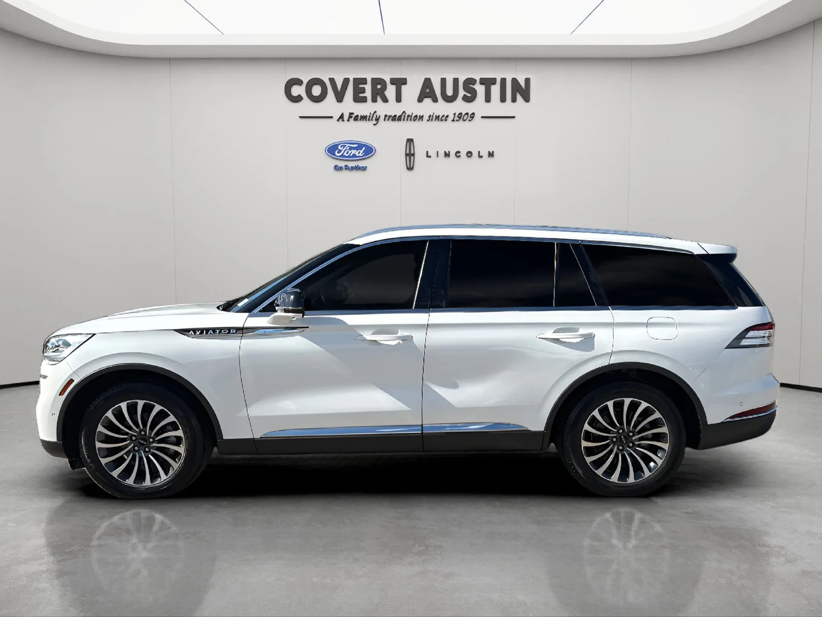 Lincoln Aviator photo 2