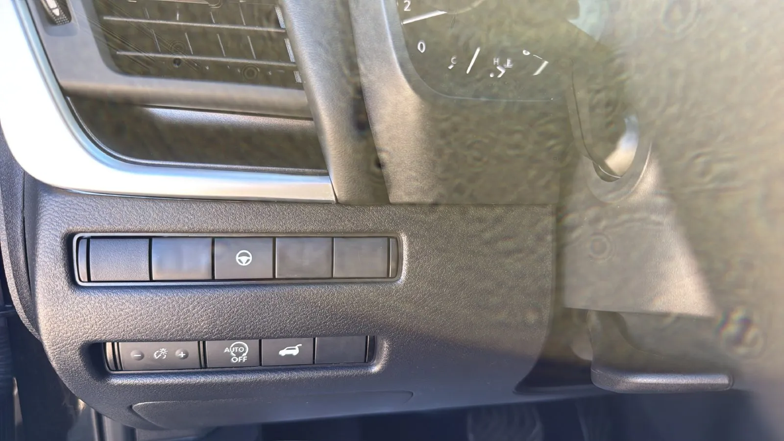 Nissan Rogue photo 14