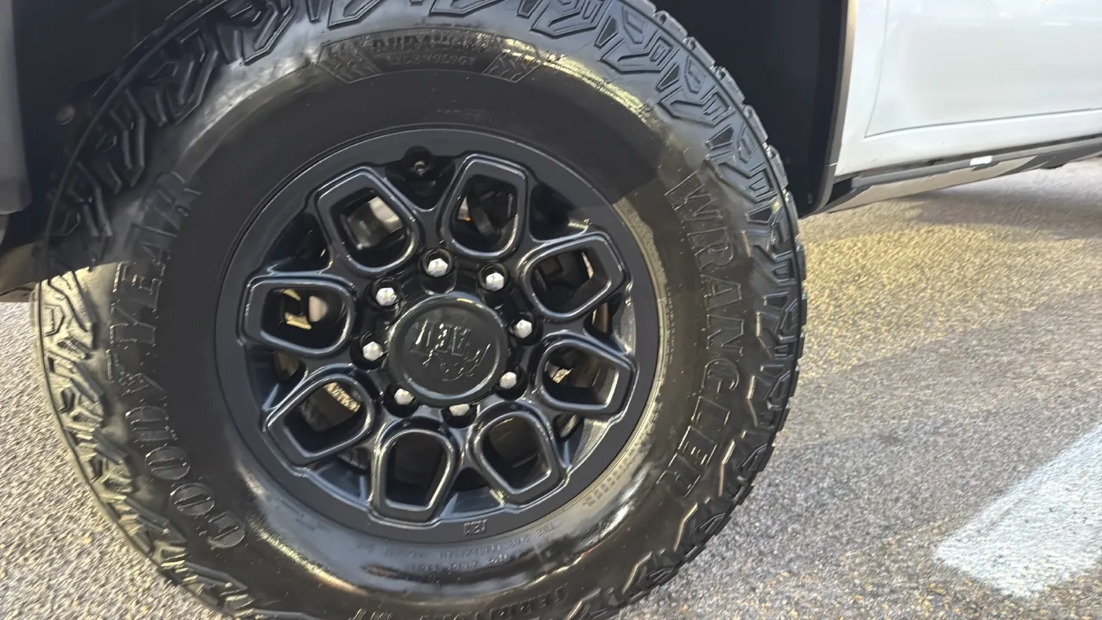 Chevrolet Silverado photo 26