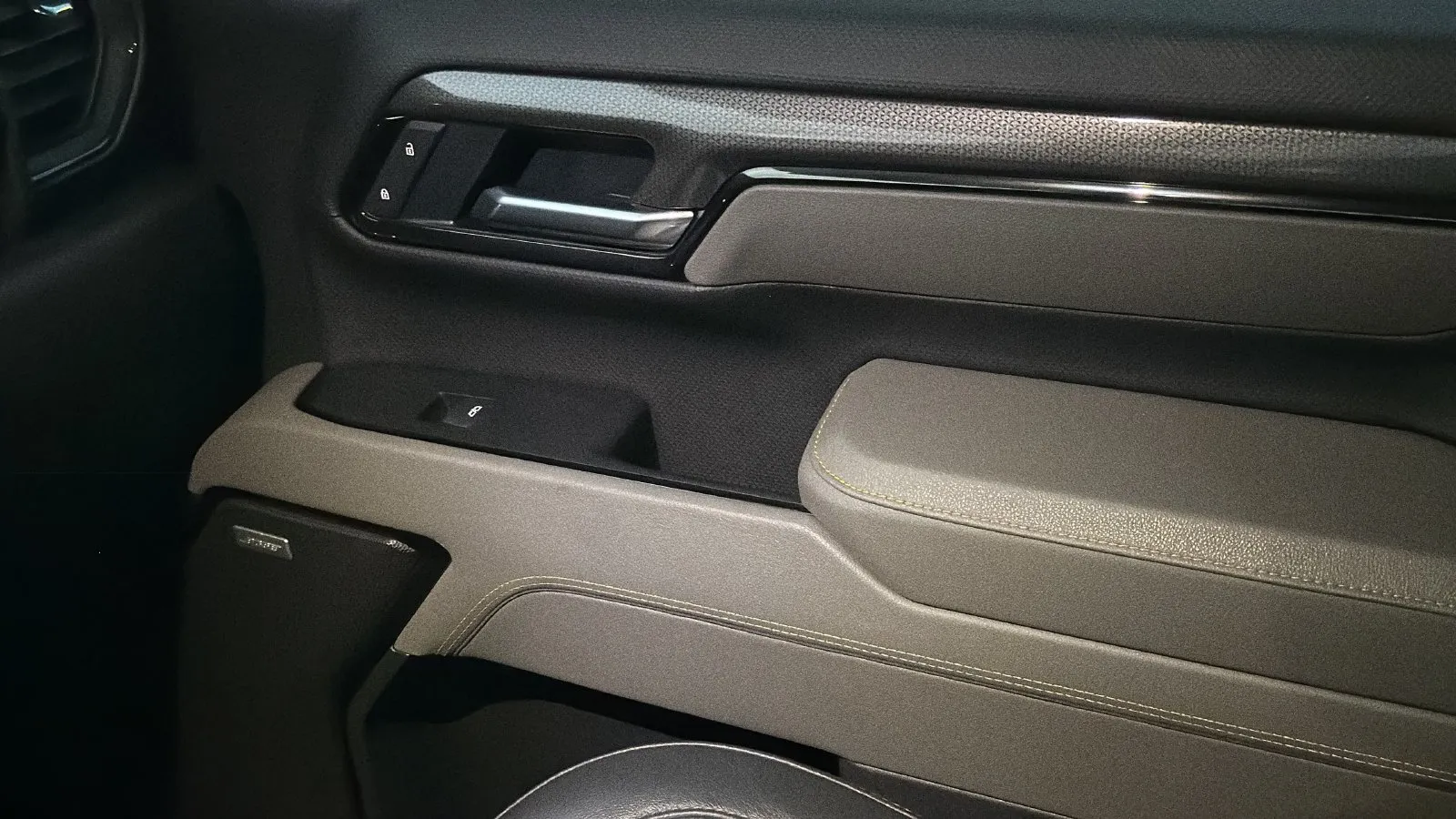 Chevrolet Silverado photo 20