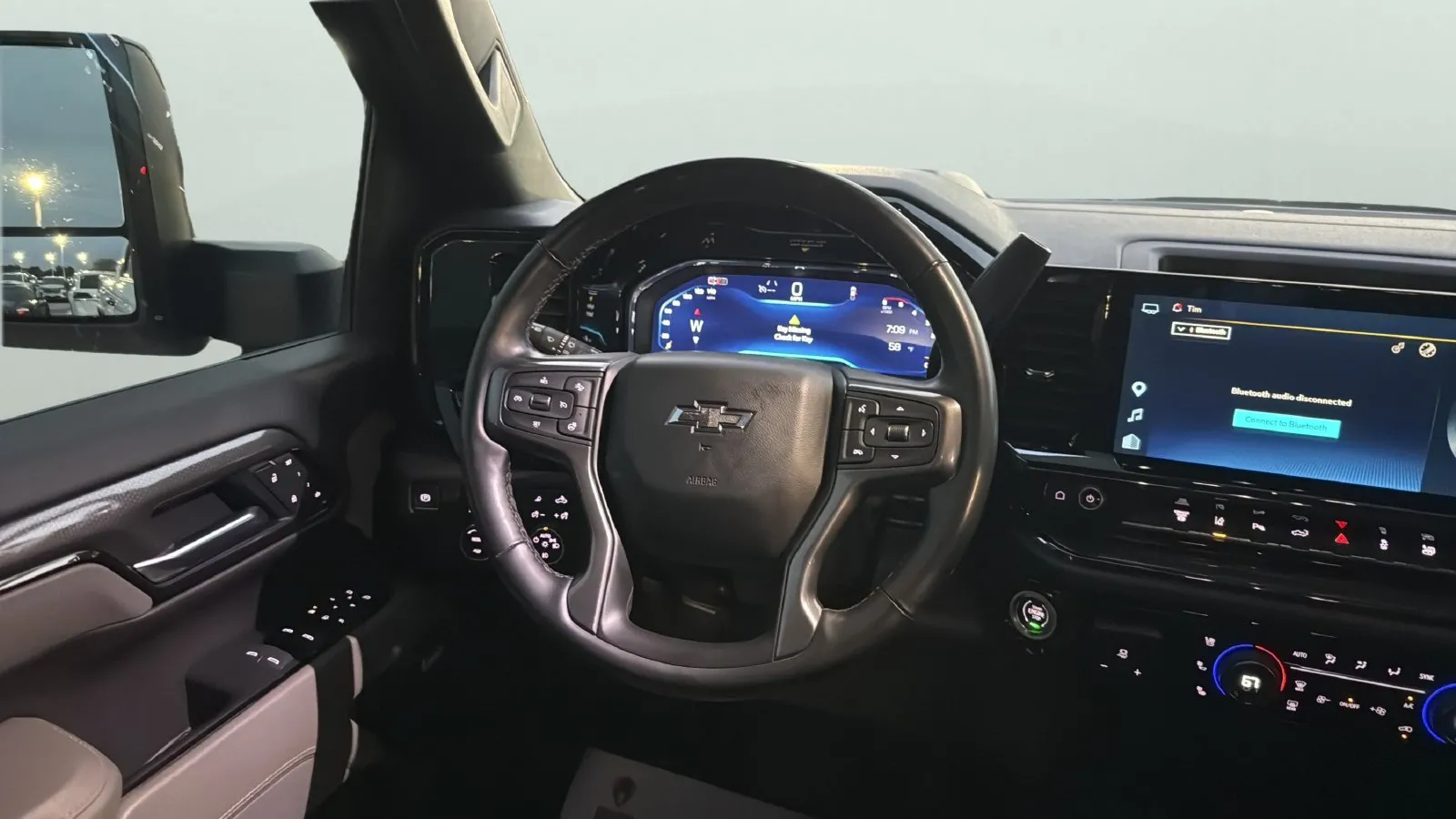 Chevrolet Silverado photo 9