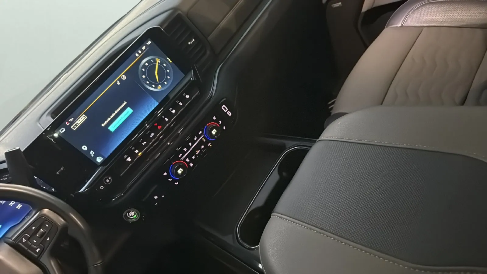 Chevrolet Silverado photo 17