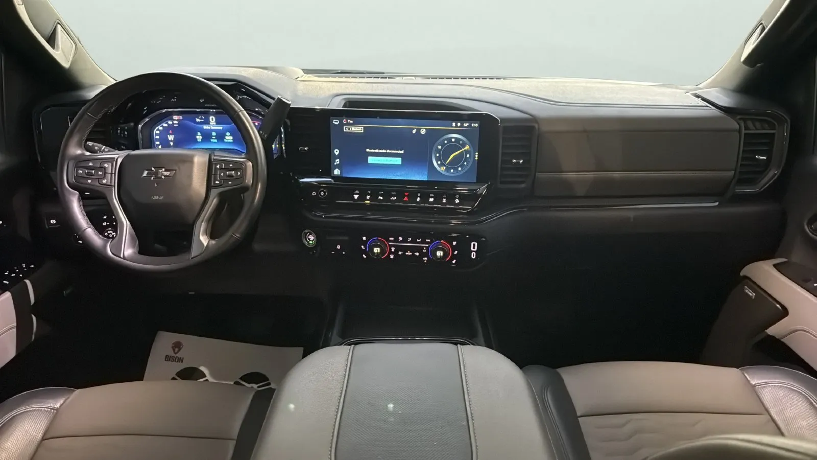 Chevrolet Silverado photo 18