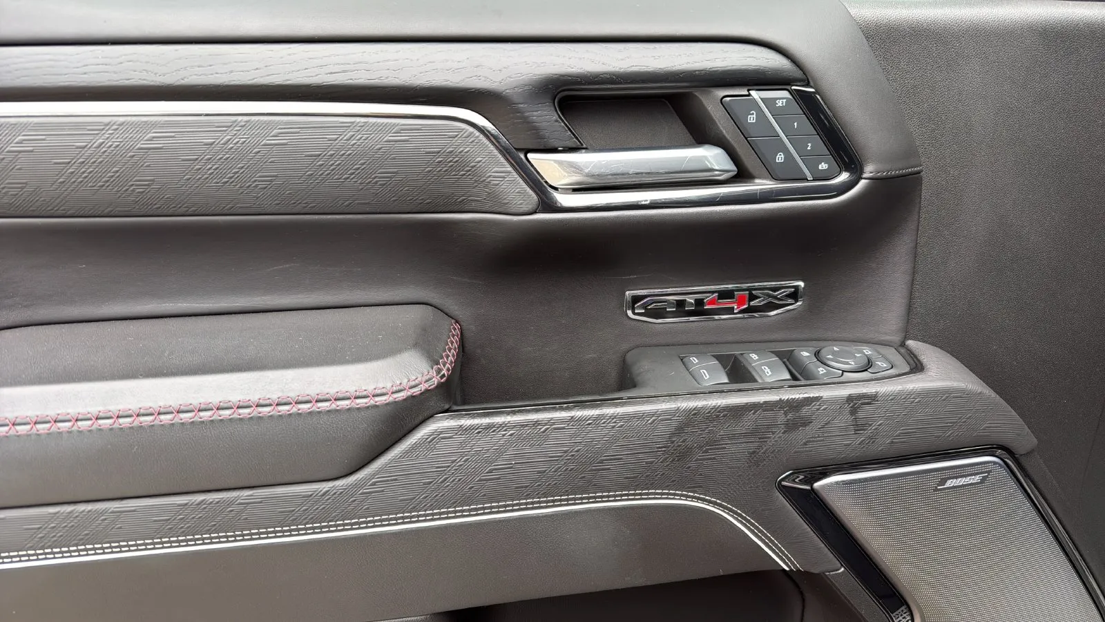 GMC Sierra photo 11
