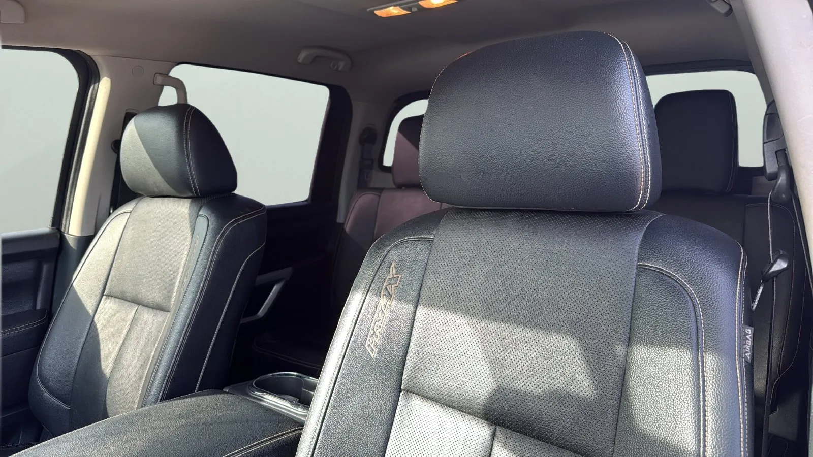 Nissan Titan photo 7