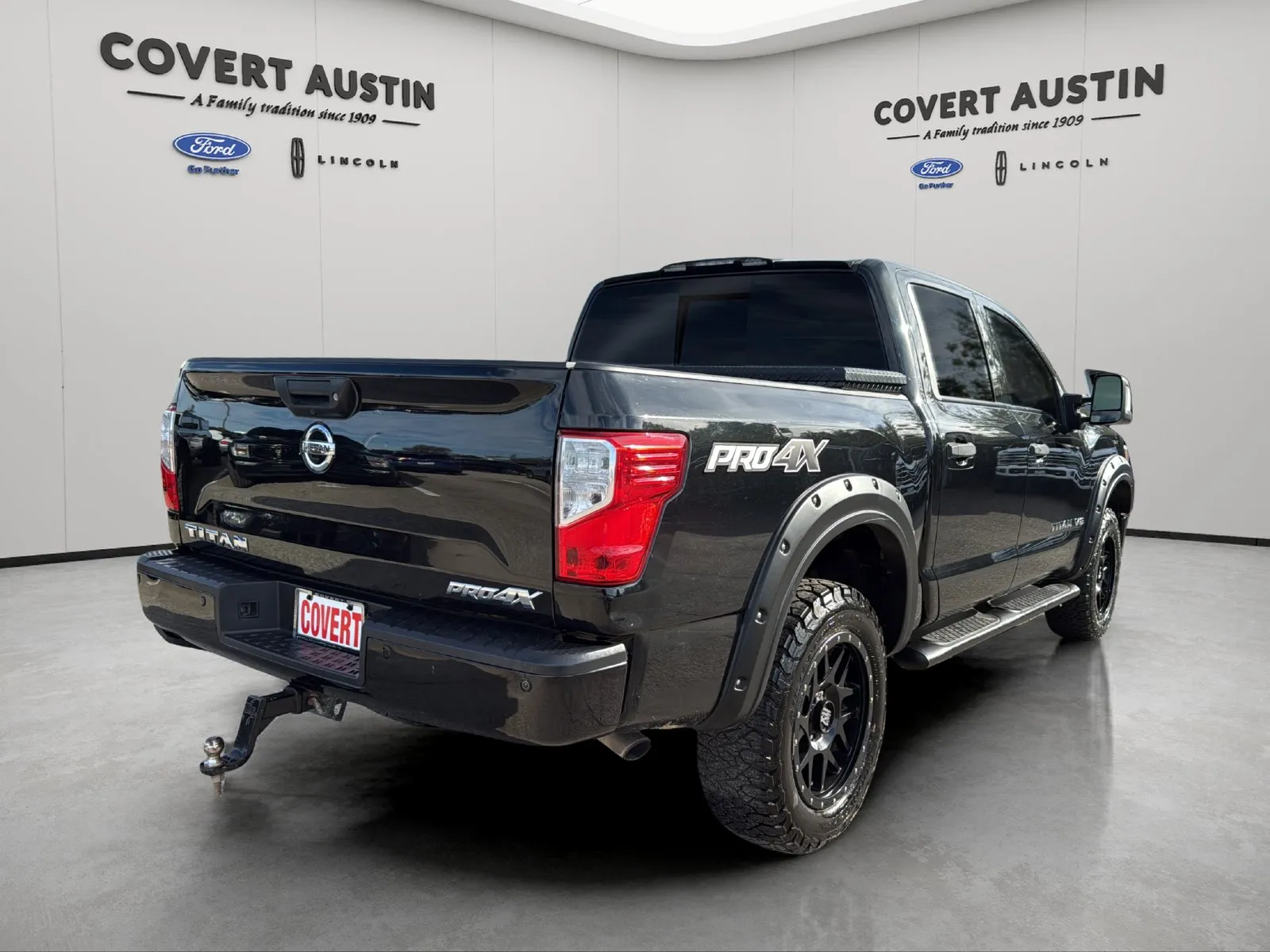 Nissan Titan photo 5