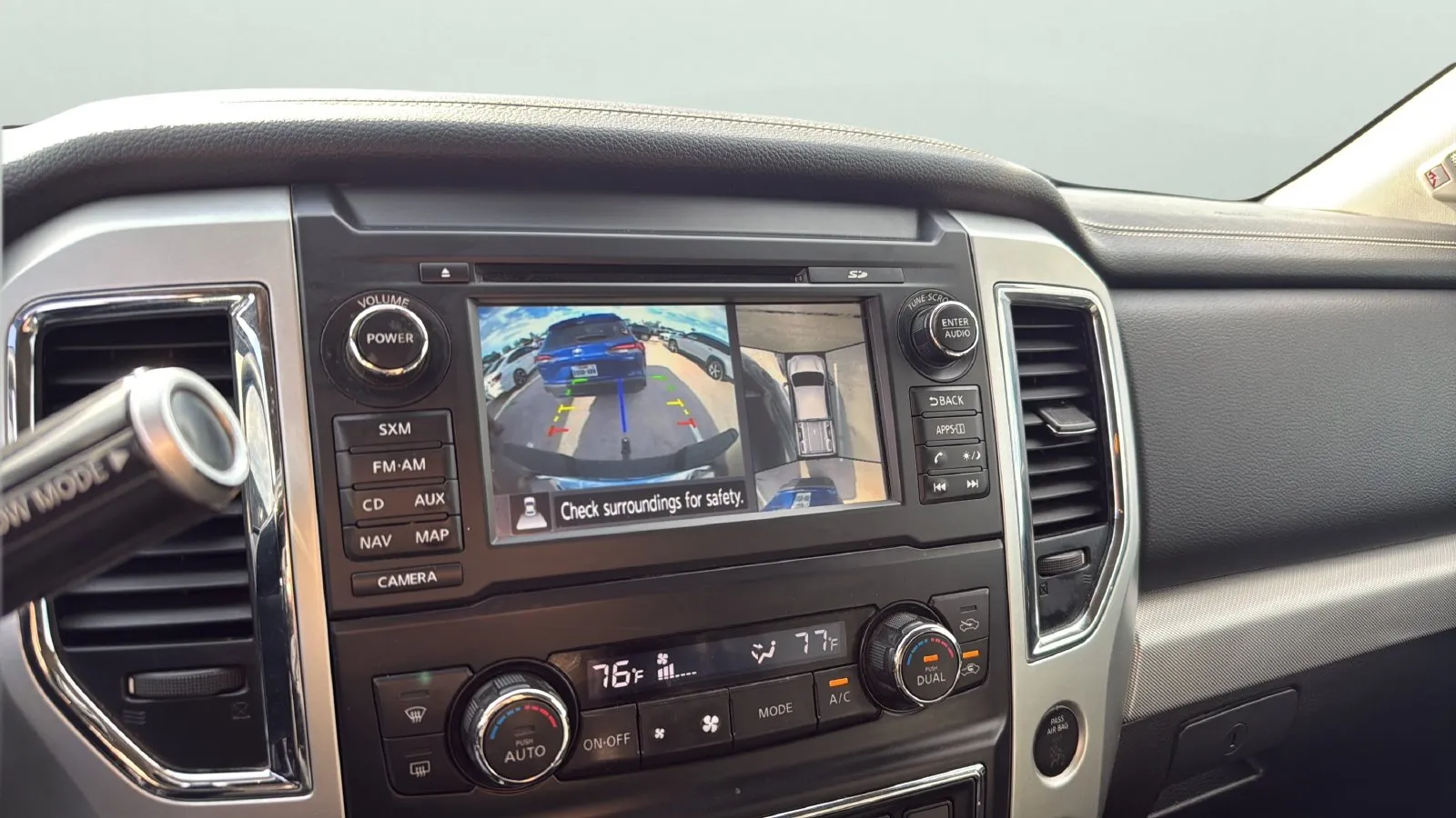 Nissan Titan photo 16
