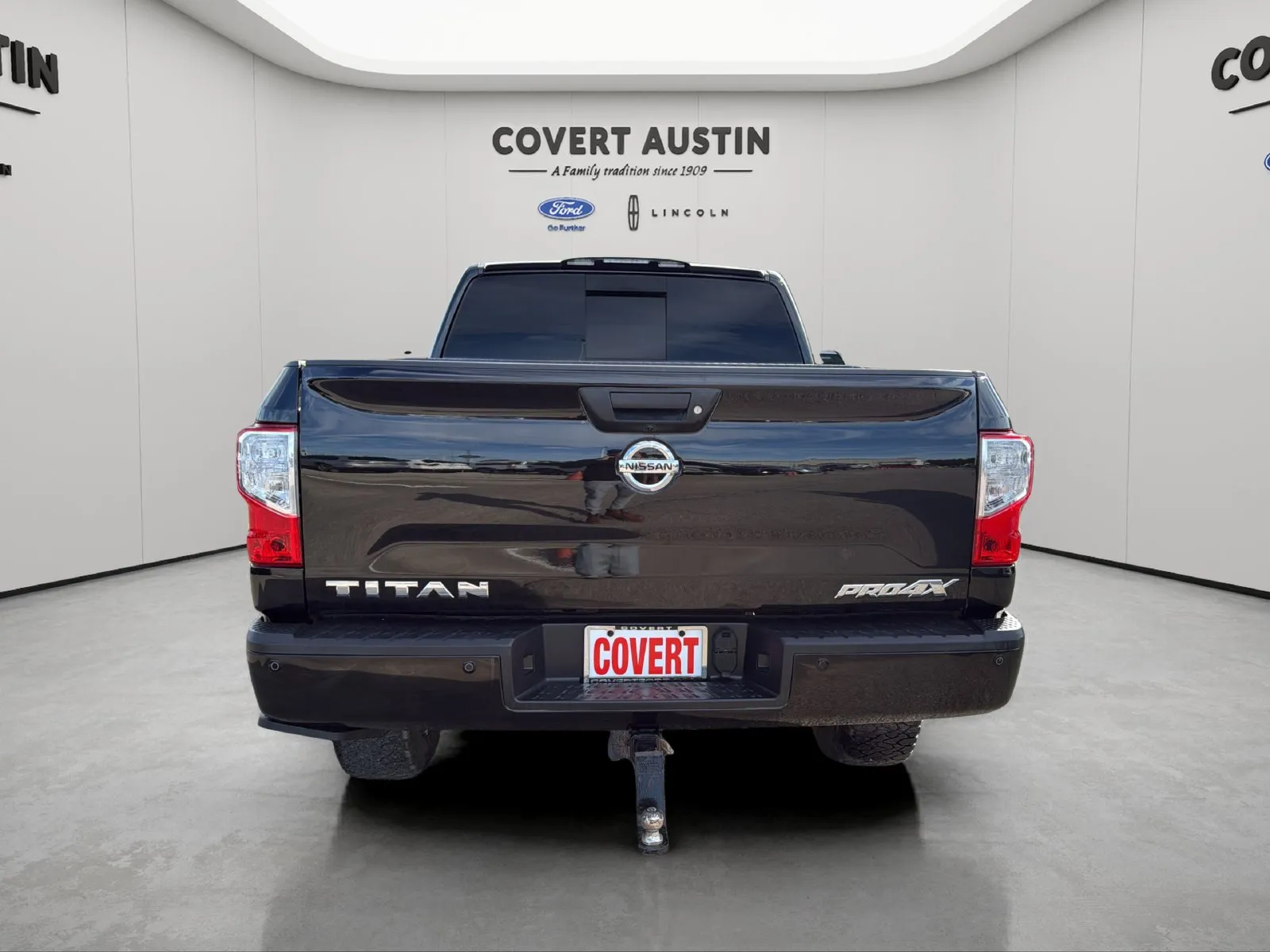 Nissan Titan photo 4