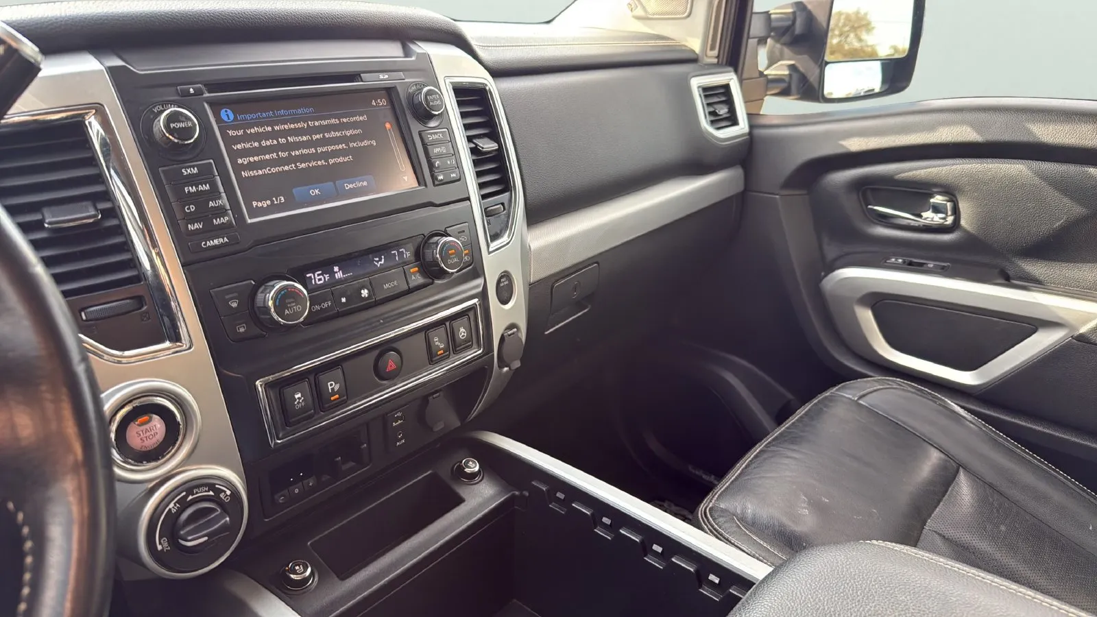 Nissan Titan photo 17