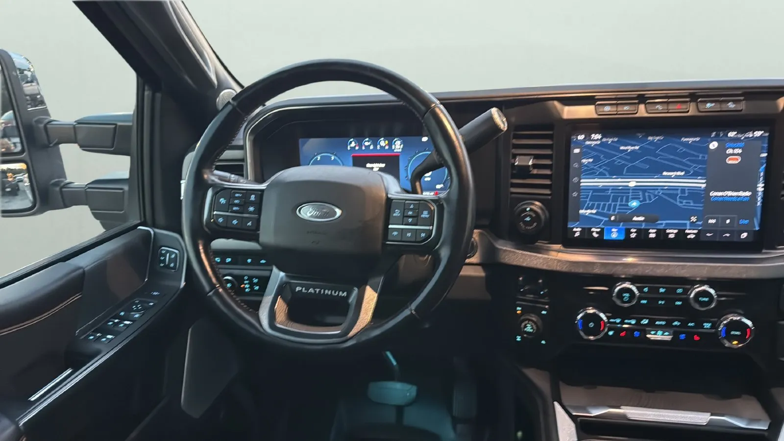 Ford F-250SD photo 12