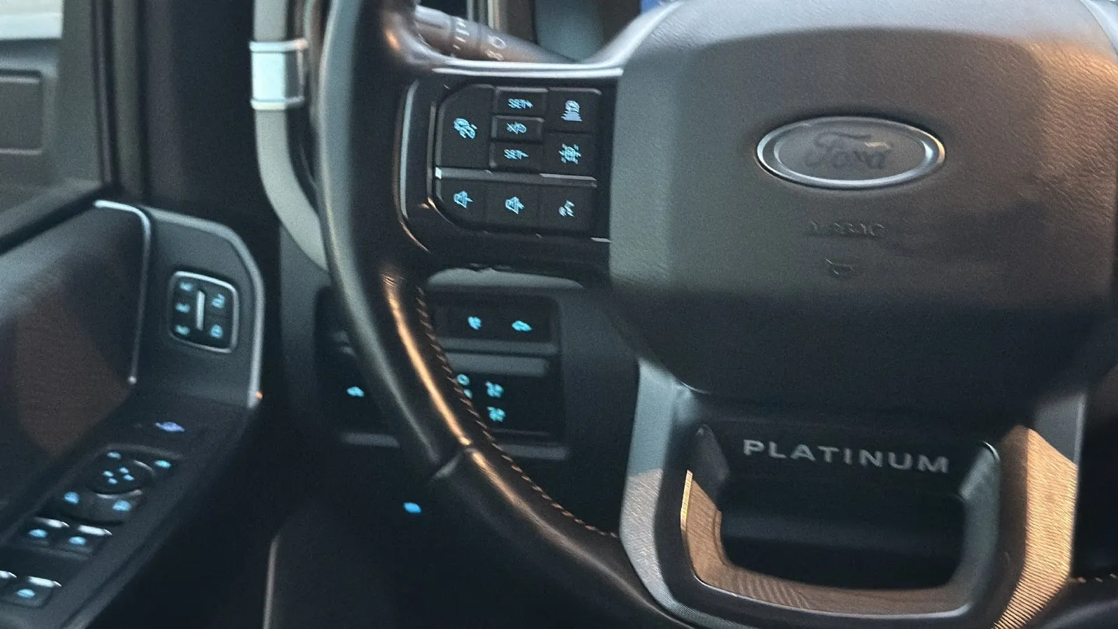 Ford F-250SD photo 16