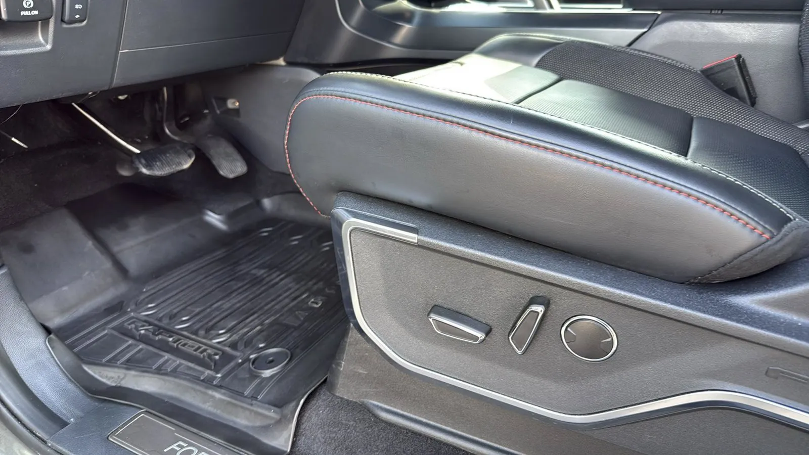 Ford F-150 photo 19