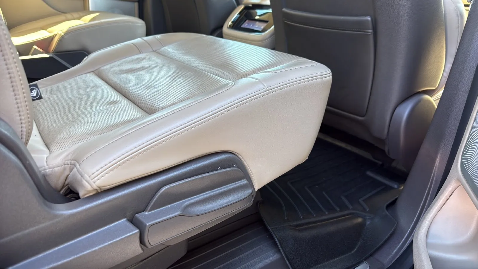 Lincoln Navigator L photo 26
