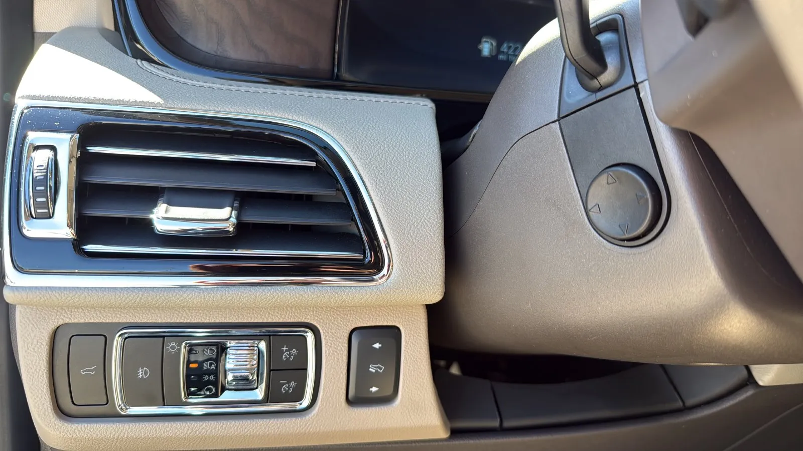 Lincoln Navigator L photo 17