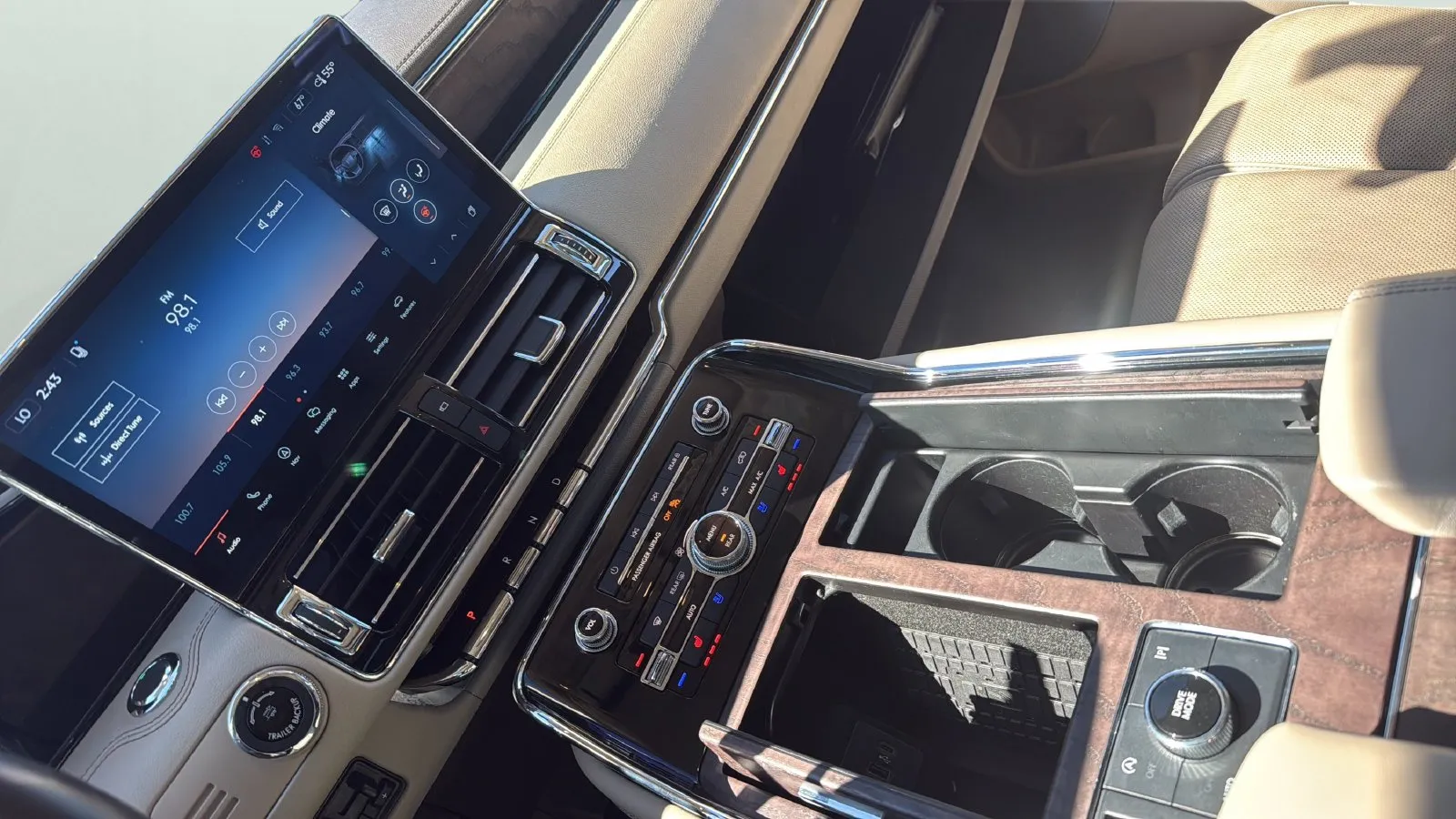 Lincoln Navigator L photo 20