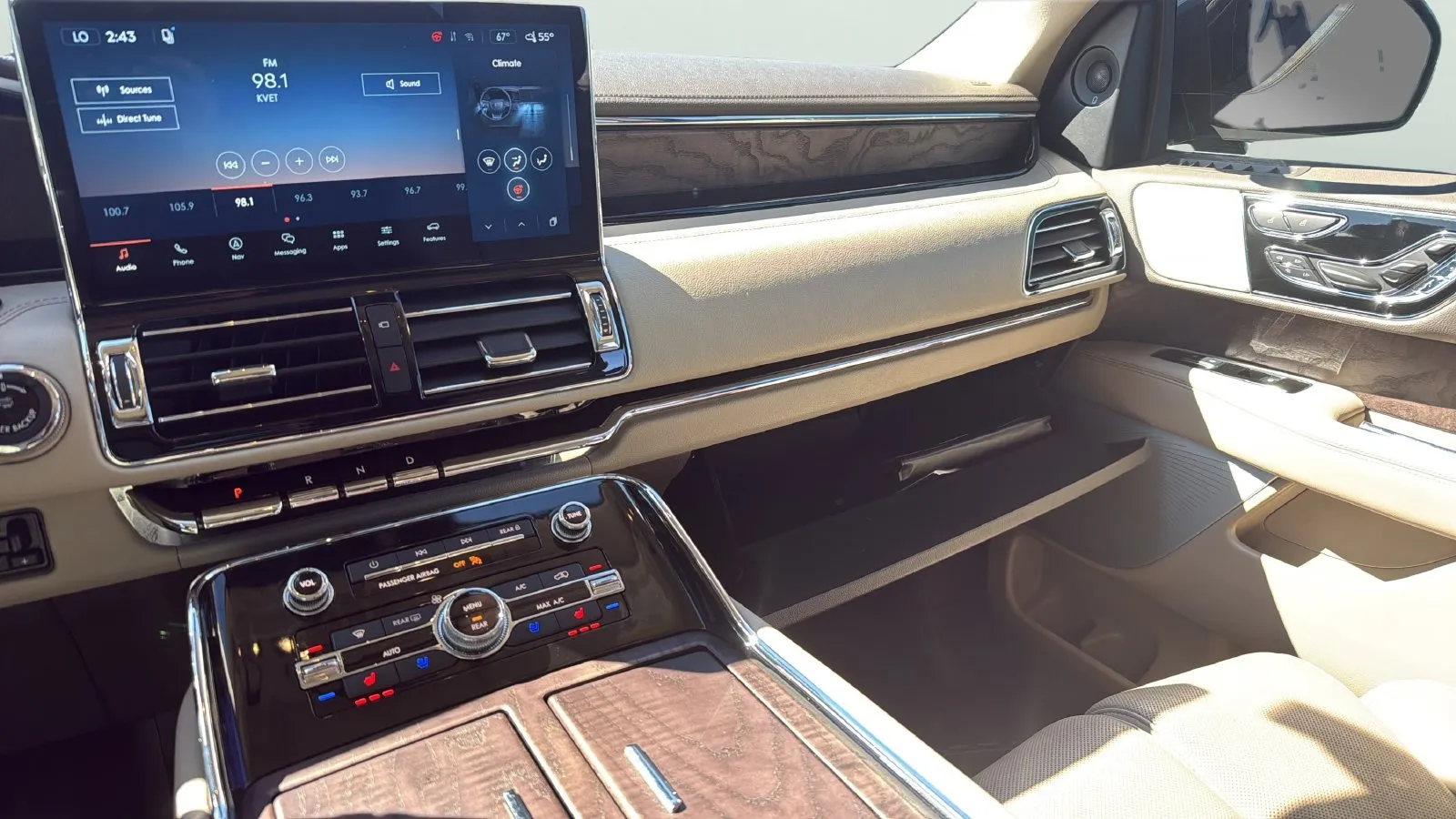 Lincoln Navigator L photo 19