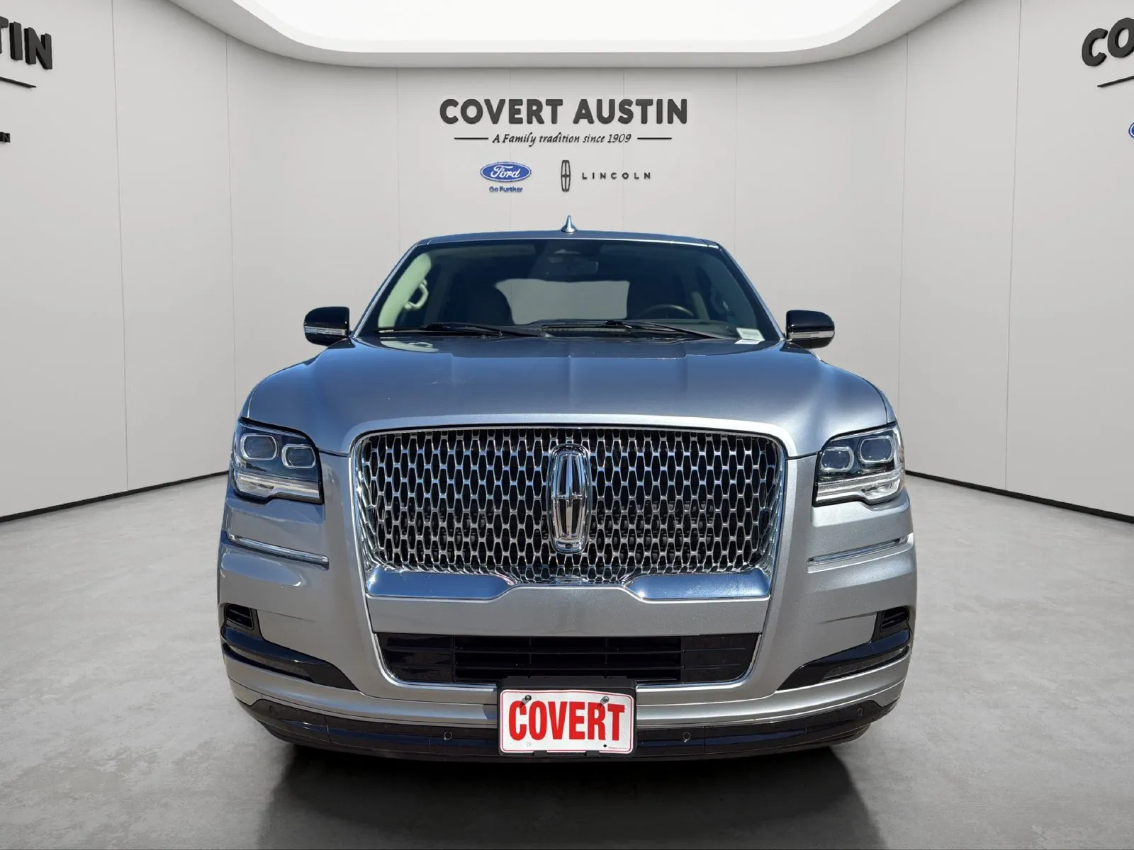Lincoln Navigator L photo 8
