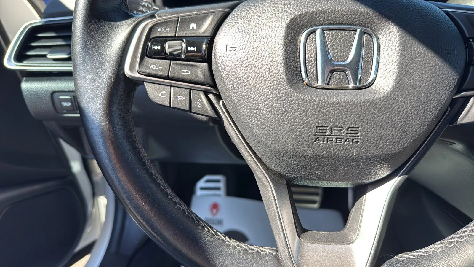 Honda Accord photo 11