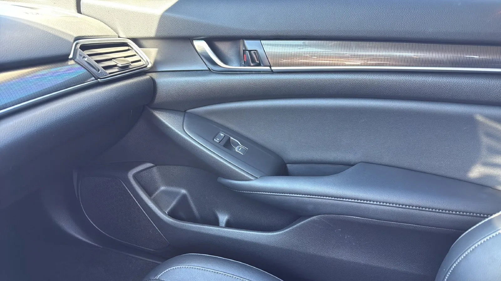 Honda Accord photo 18