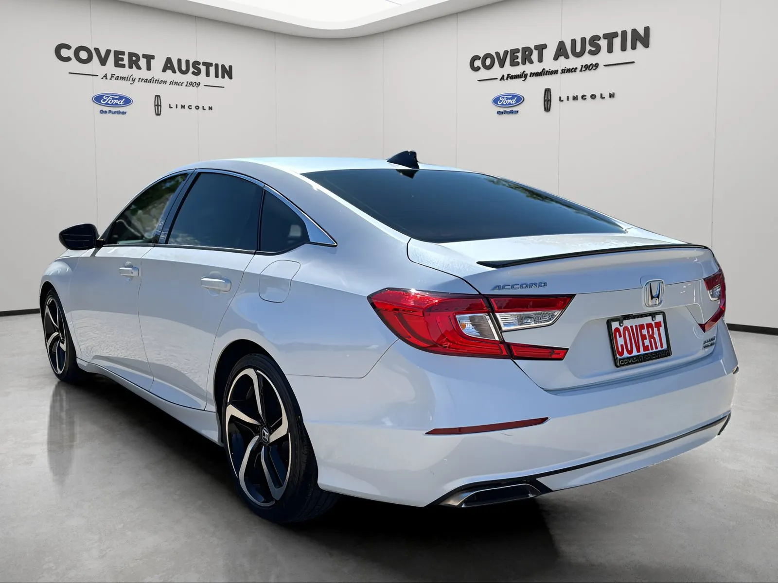 Honda Accord photo 2