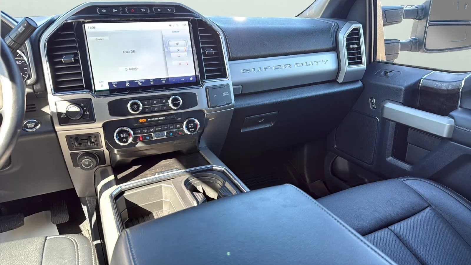 Ford F350SD photo 19