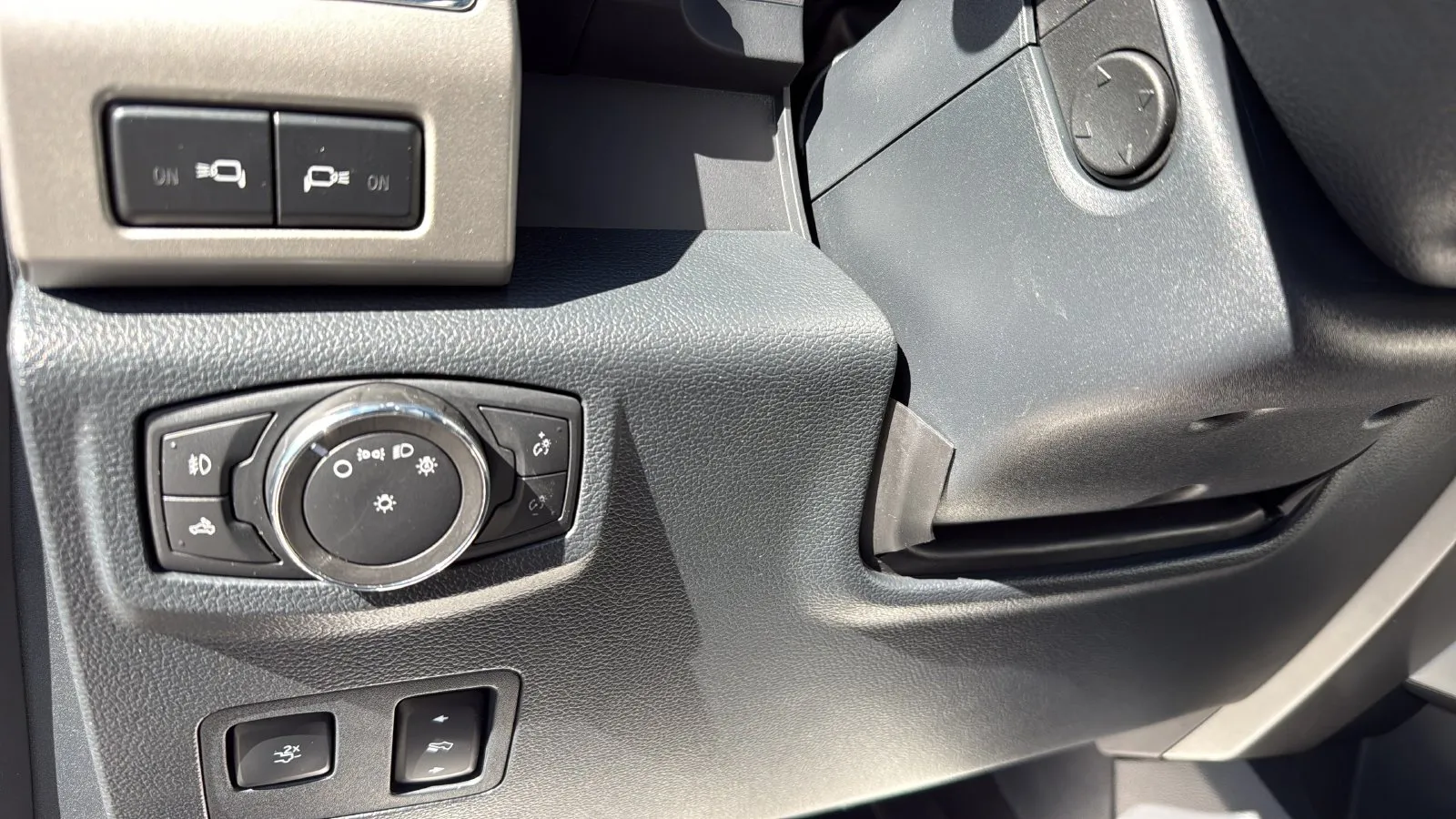 Ford F350SD photo 17