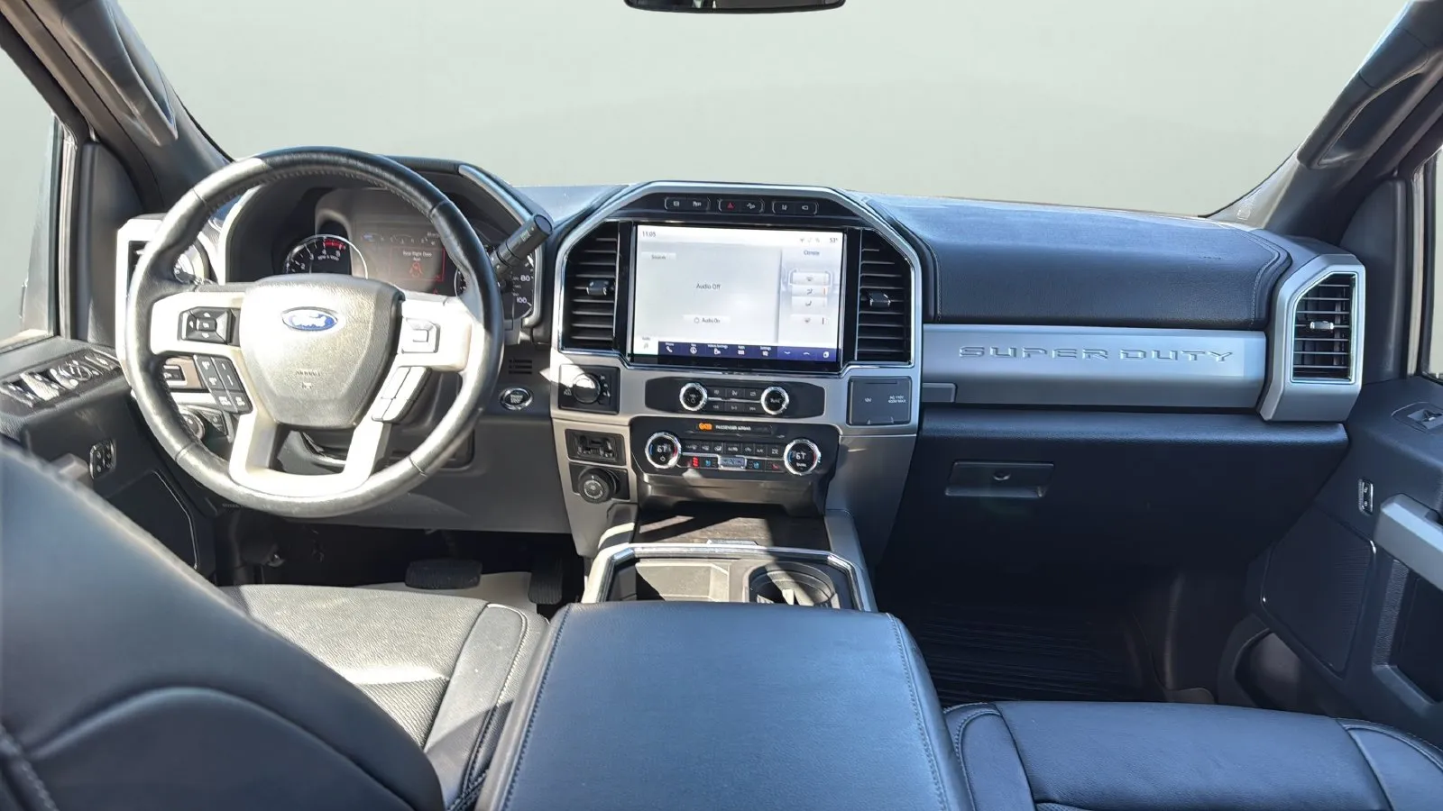 Ford F350SD photo 21