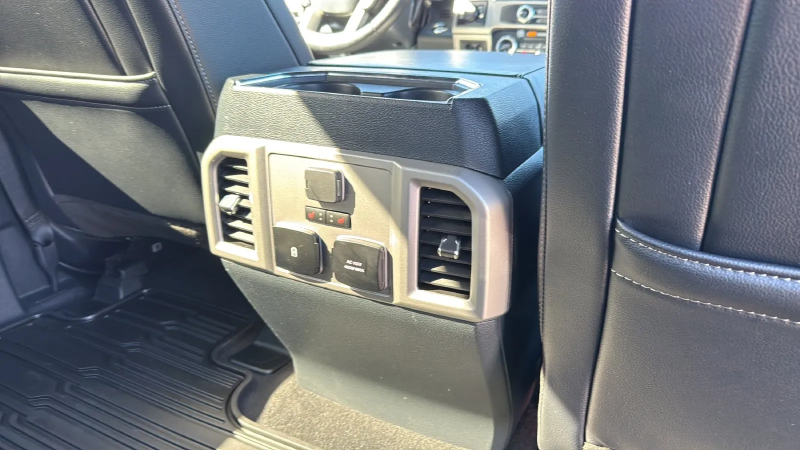 Ford F350SD photo 27