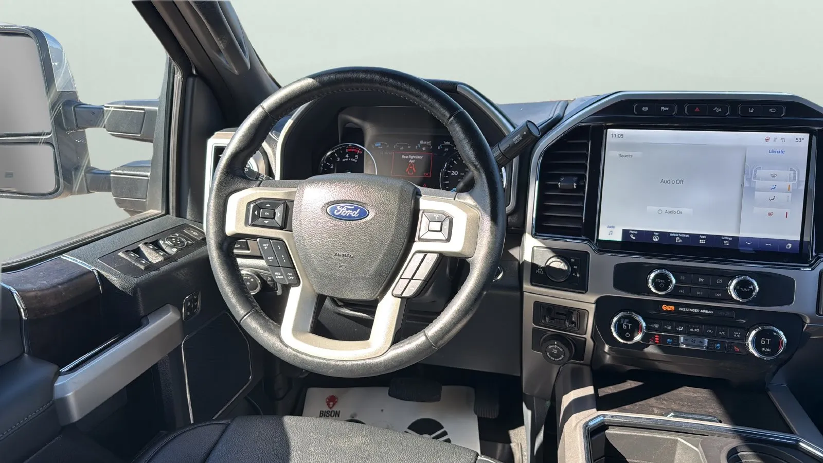 Ford F350SD photo 12
