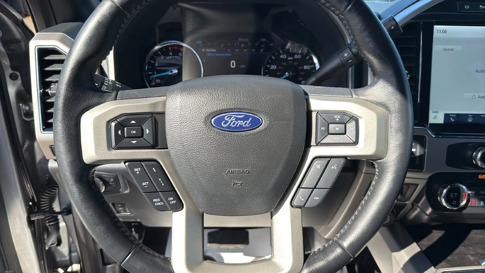 Ford F350SD photo 14