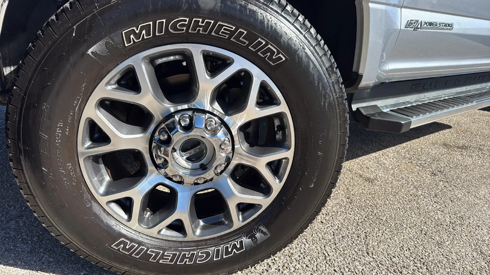 Ford F350SD photo 29