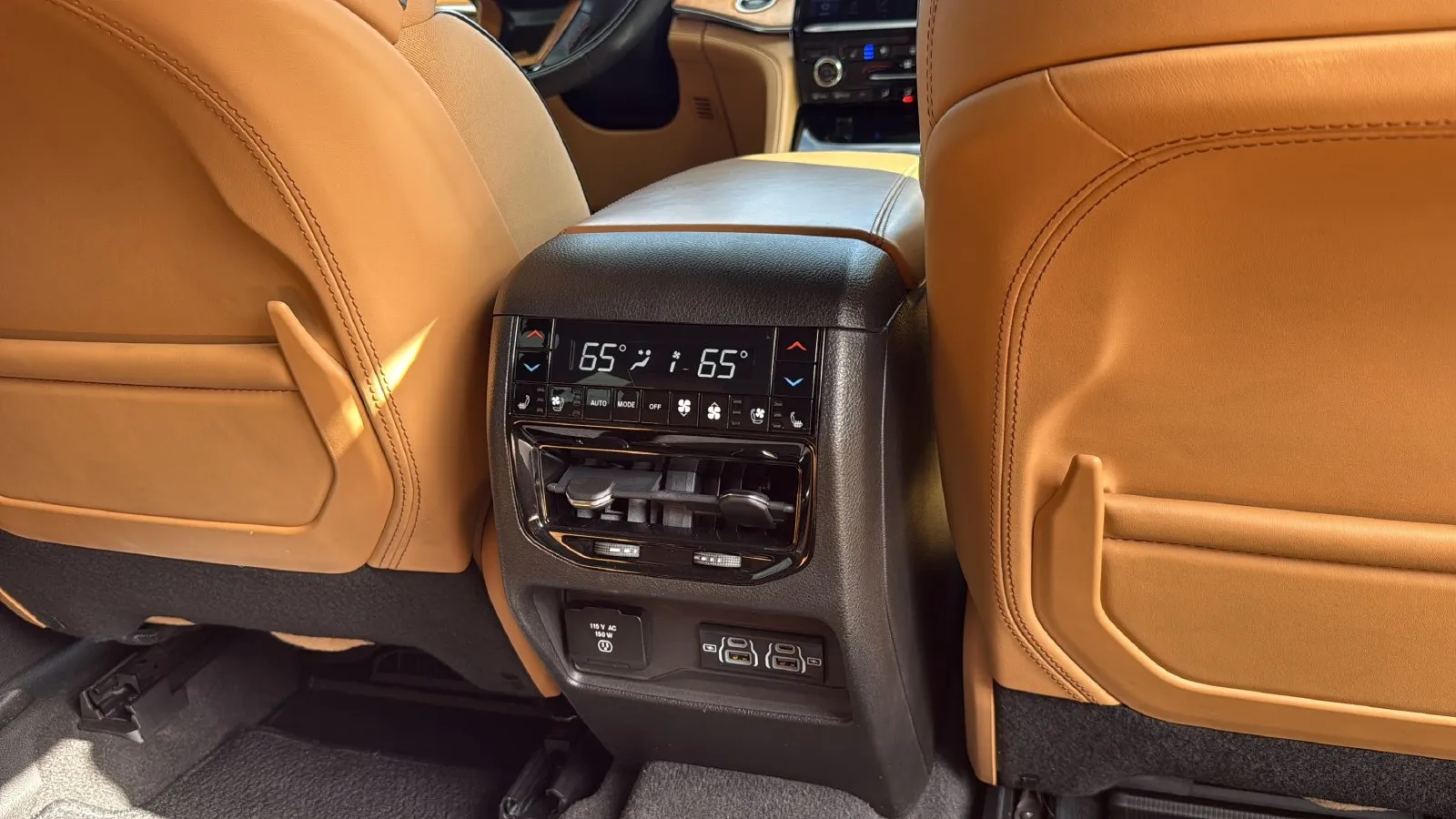 Jeep Grand Cherokee L photo 27