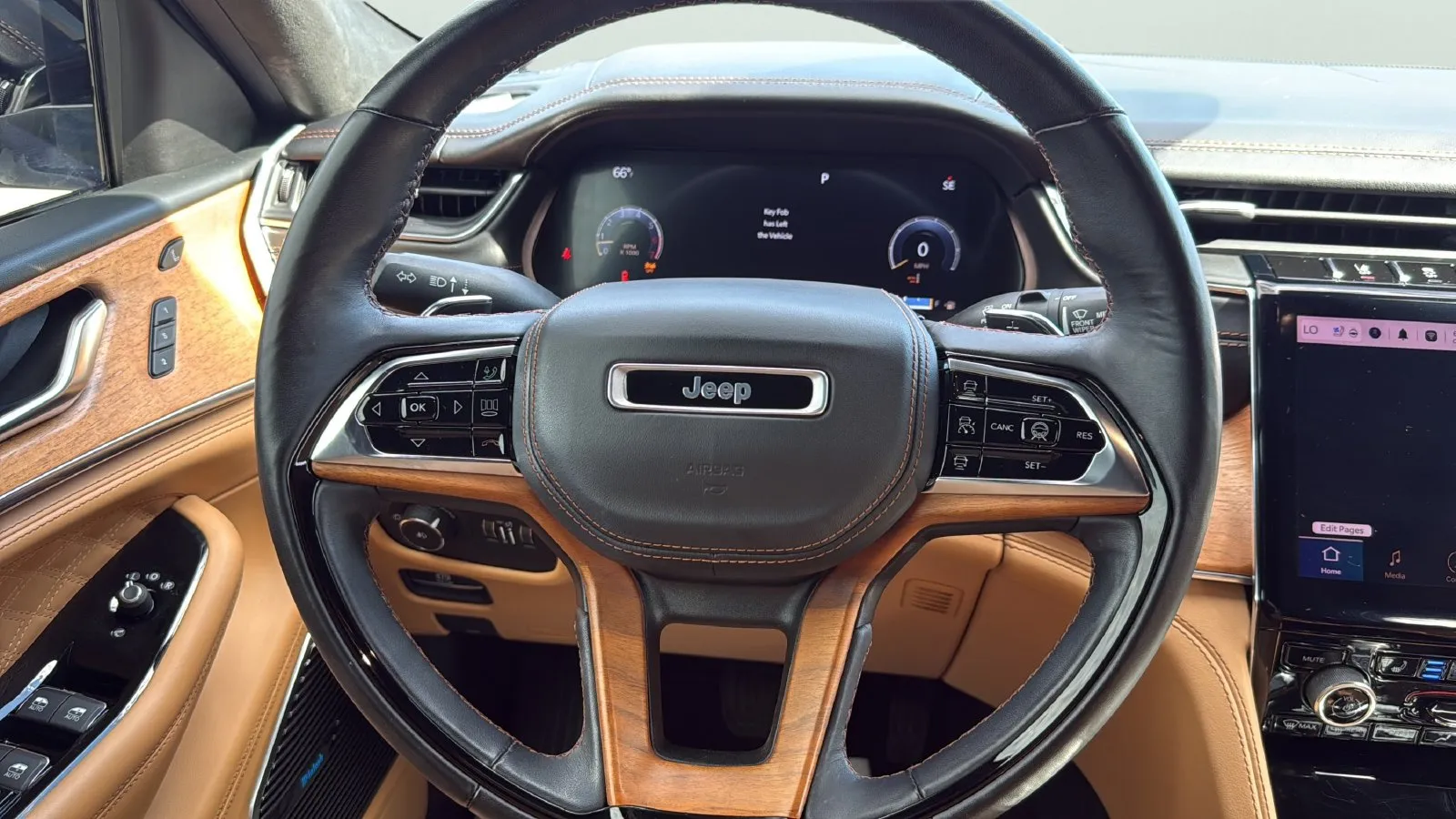 Jeep Grand Cherokee L photo 14