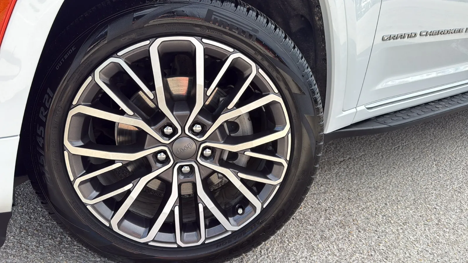 Jeep Grand Cherokee L photo 29