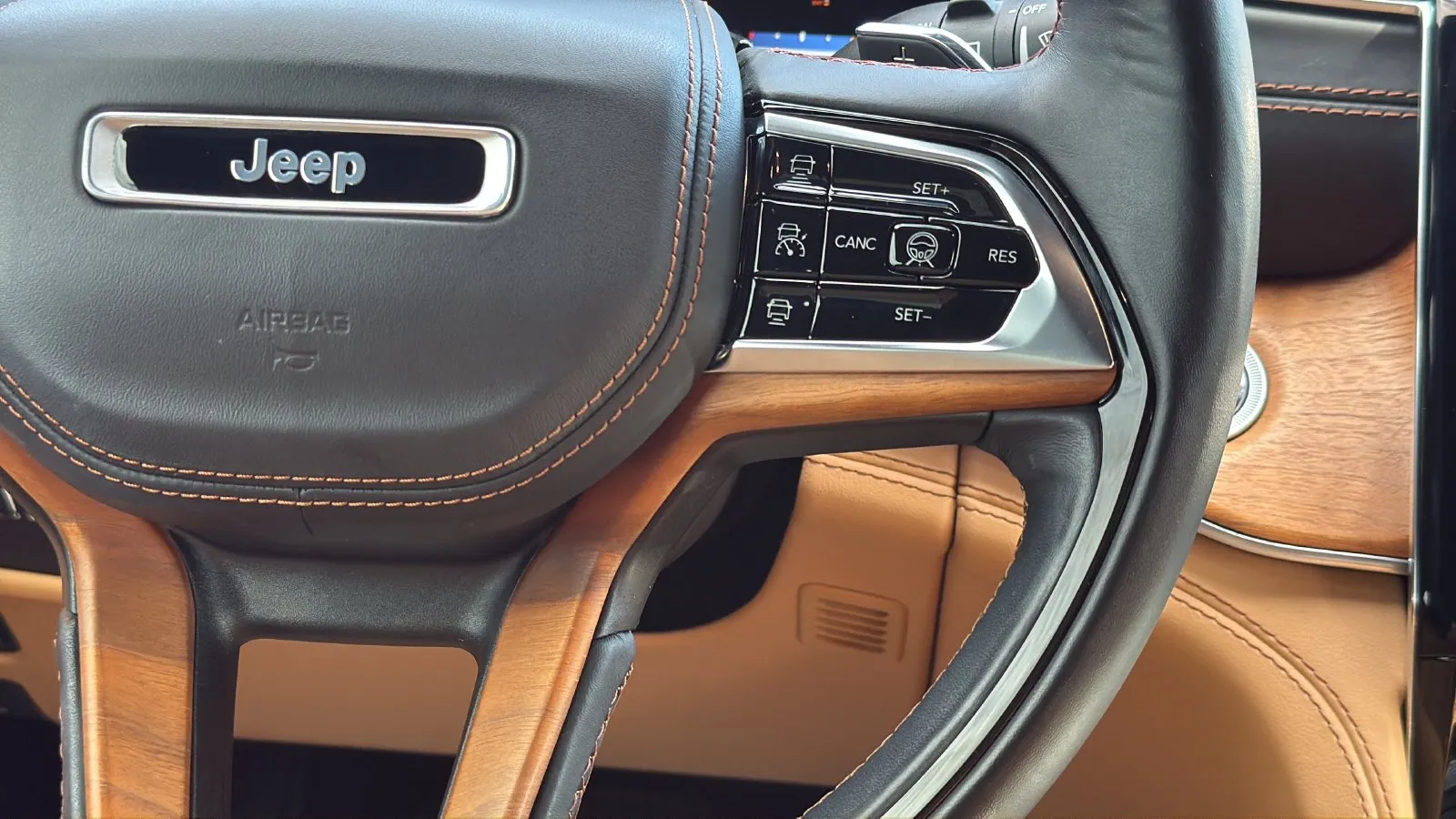 Jeep Grand Cherokee L photo 15