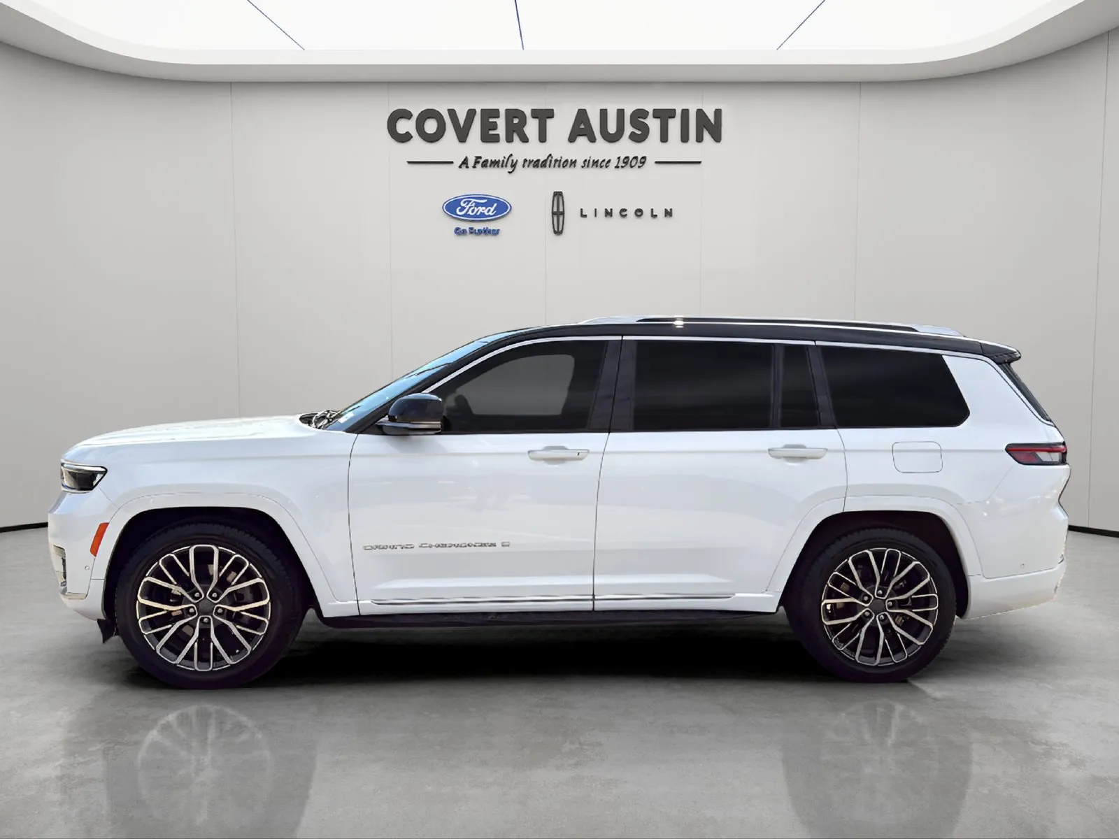 Jeep Grand Cherokee L photo 2
