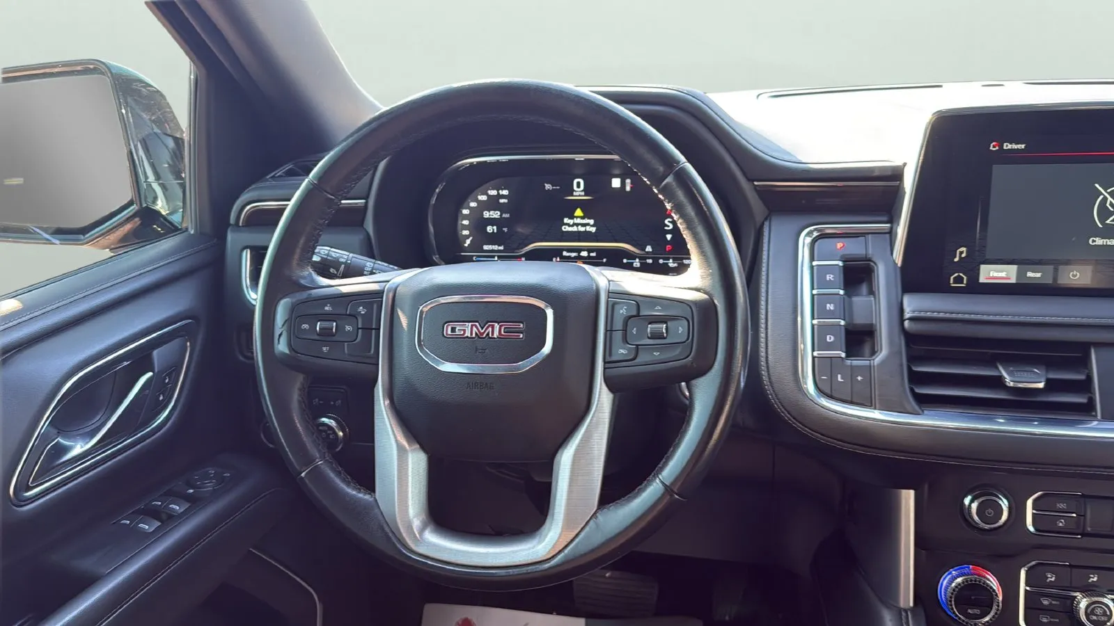 GMC Yukon XL photo 9