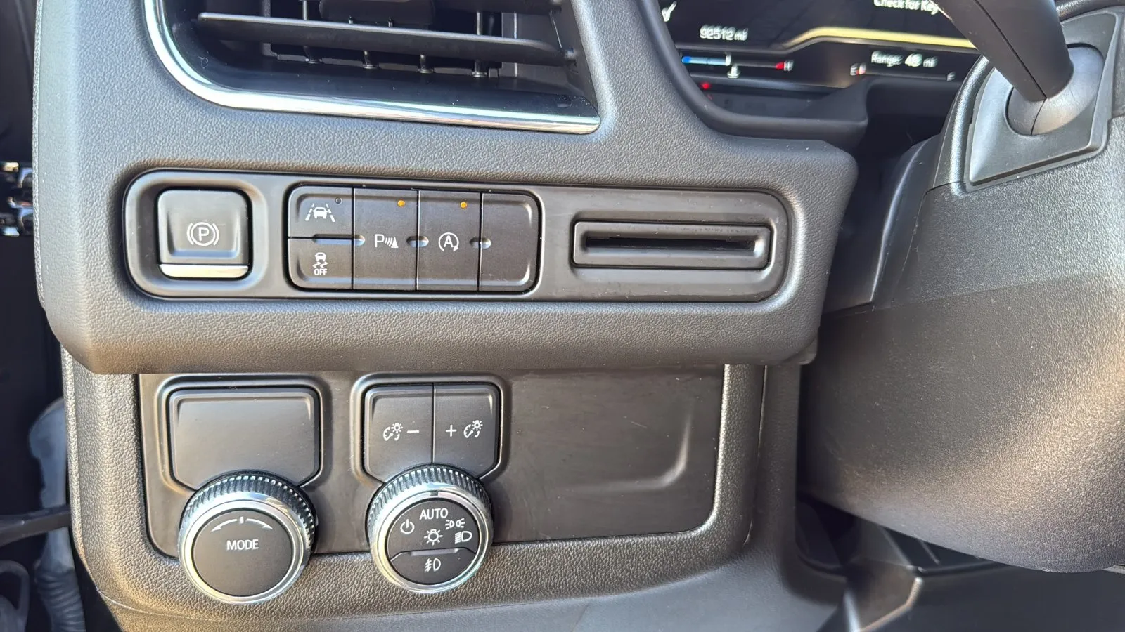 GMC Yukon XL photo 14