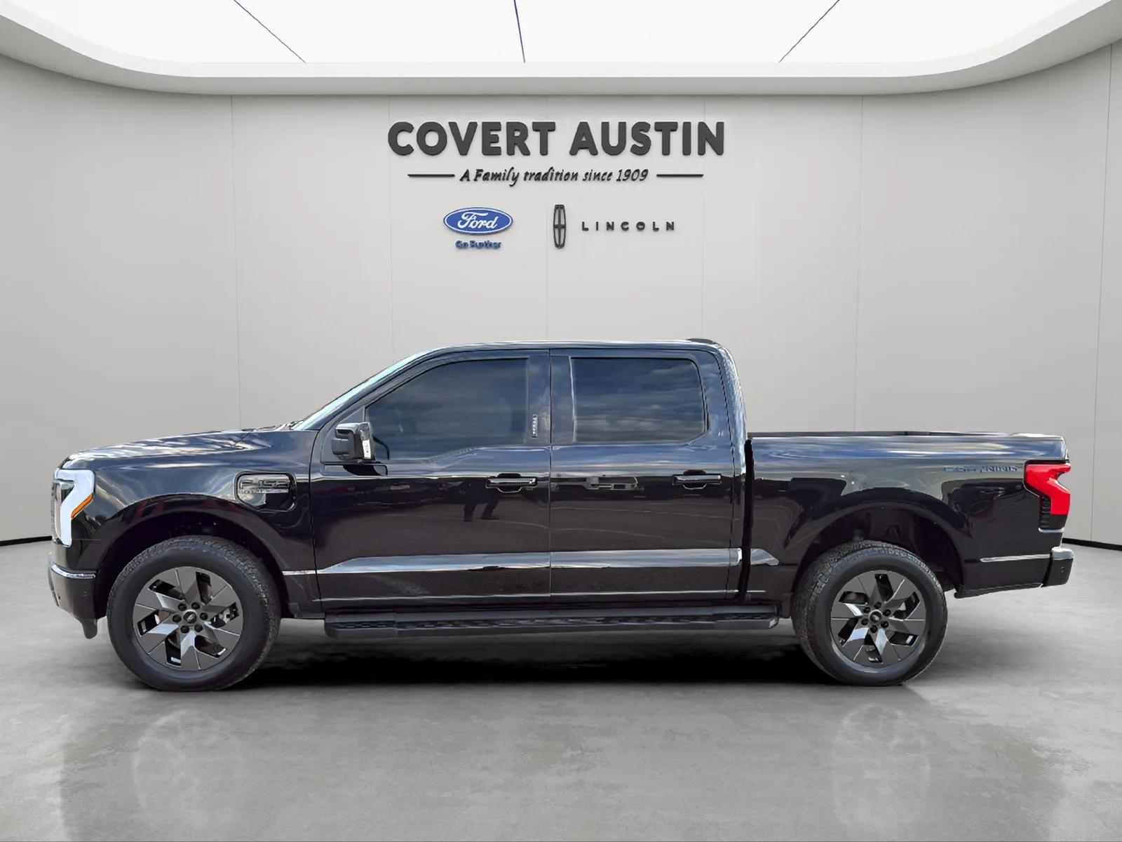 Ford F-150 photo 2