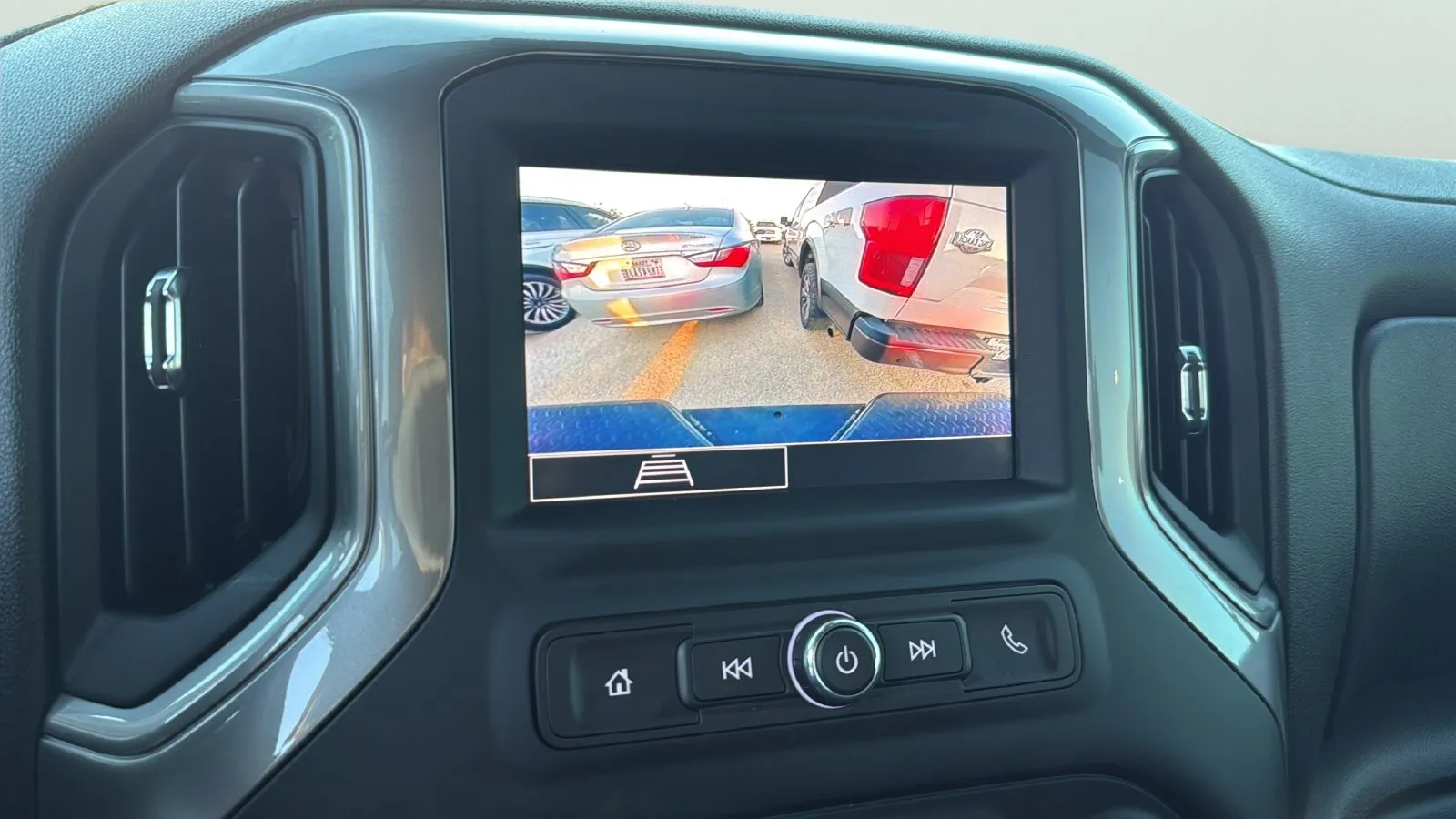 Chevrolet Silverado photo 18