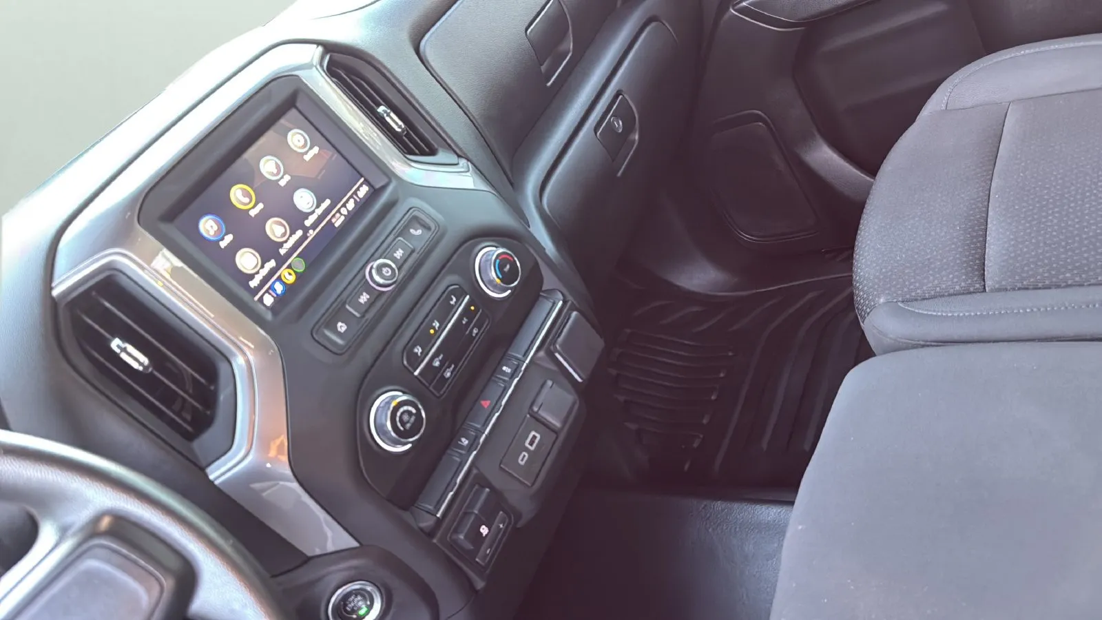 Chevrolet Silverado photo 20
