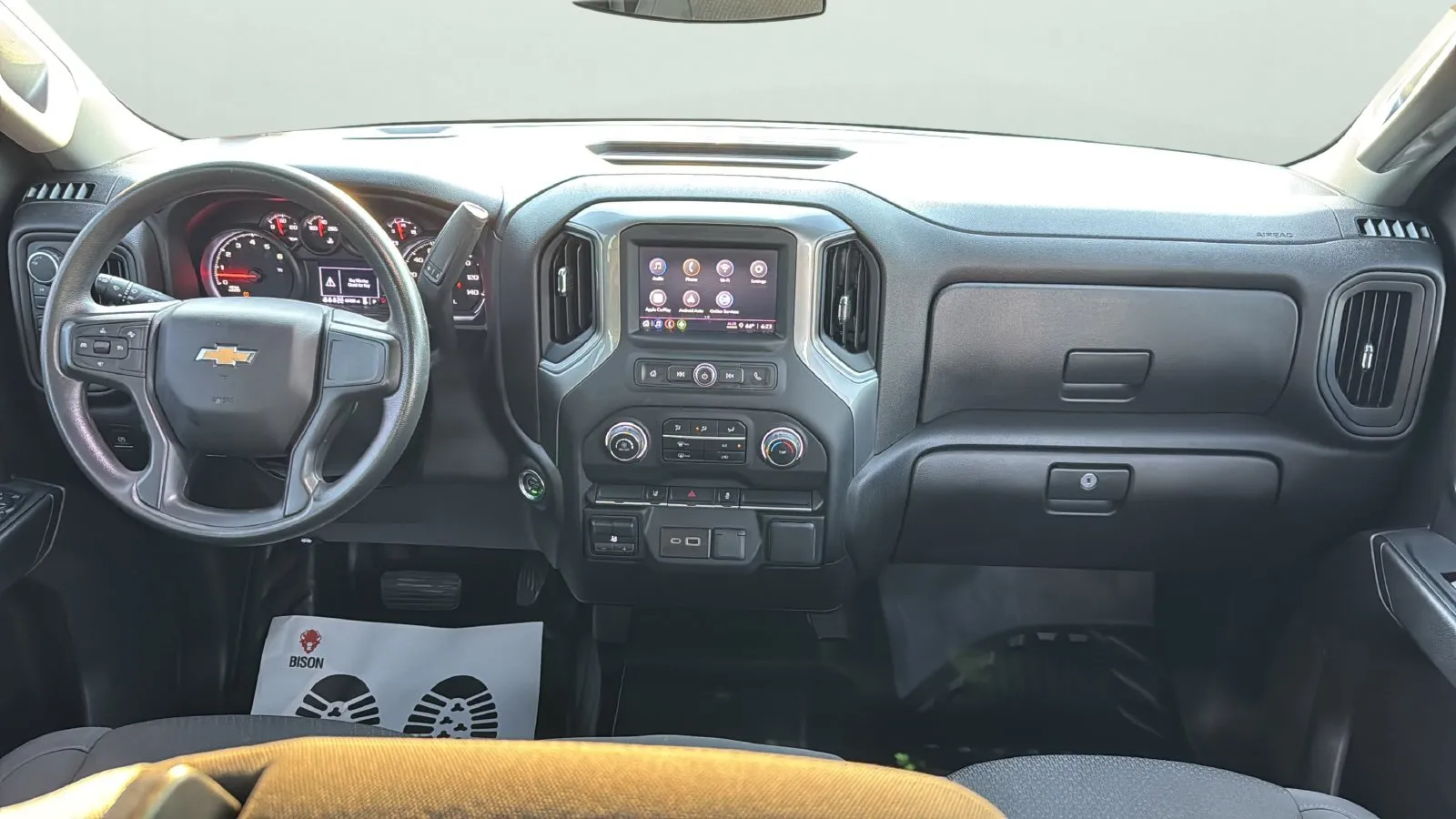 Chevrolet Silverado photo 21
