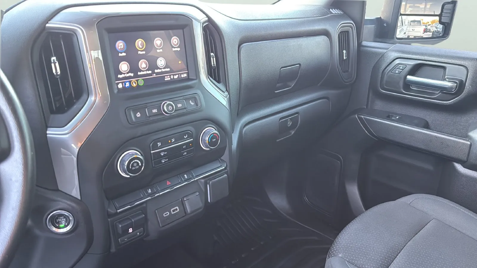 Chevrolet Silverado photo 19