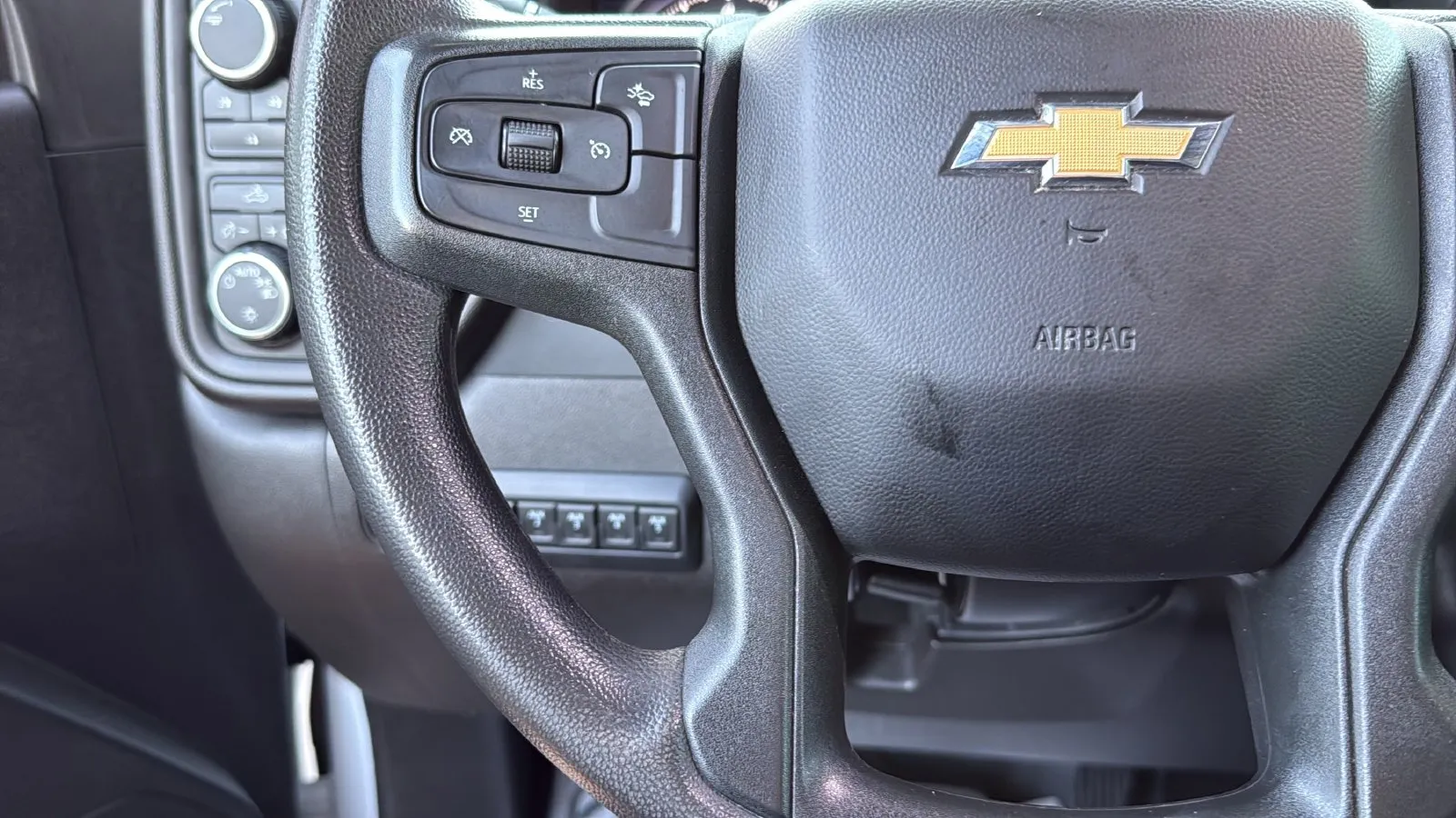 Chevrolet Silverado photo 16