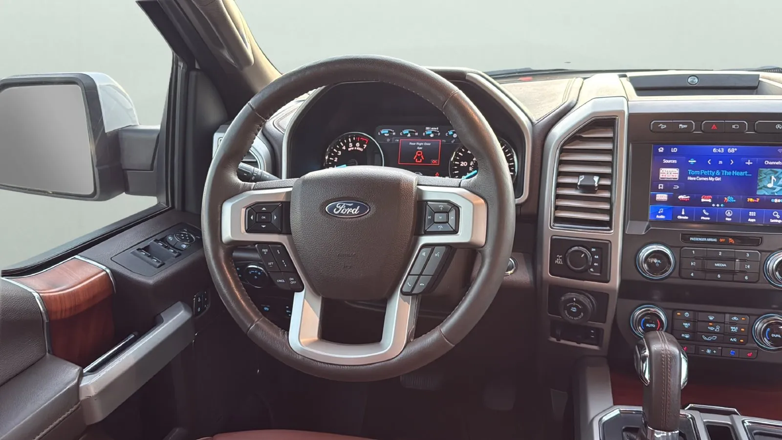 Ford F-150 photo 12