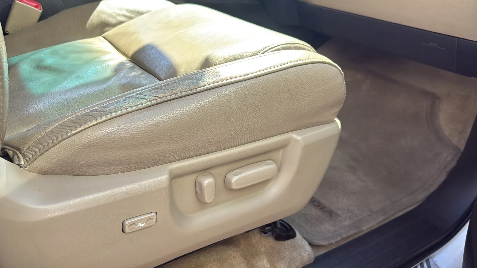 Toyota Sequoia photo 22