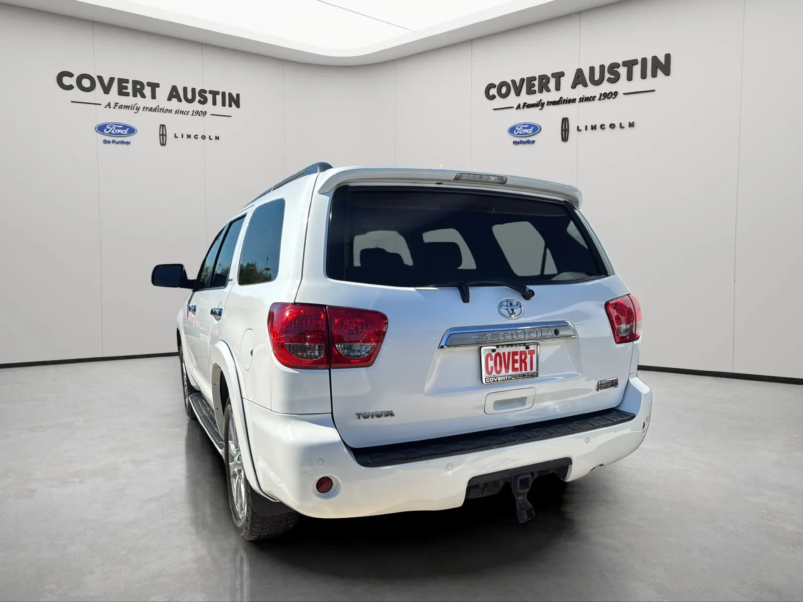 Toyota Sequoia photo 3